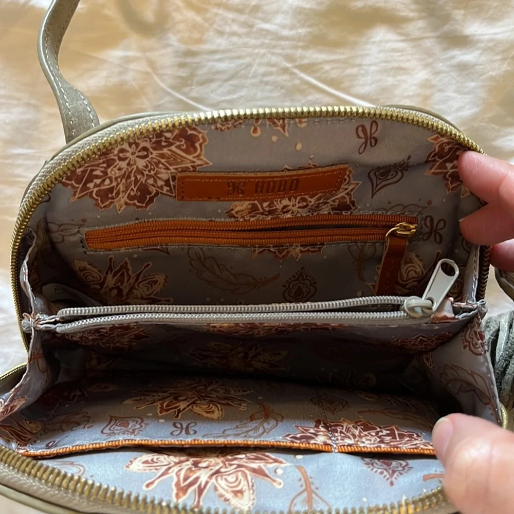 COPY - Hobo brand crossbody bag. Granite Gold. - Picture 3 of 9